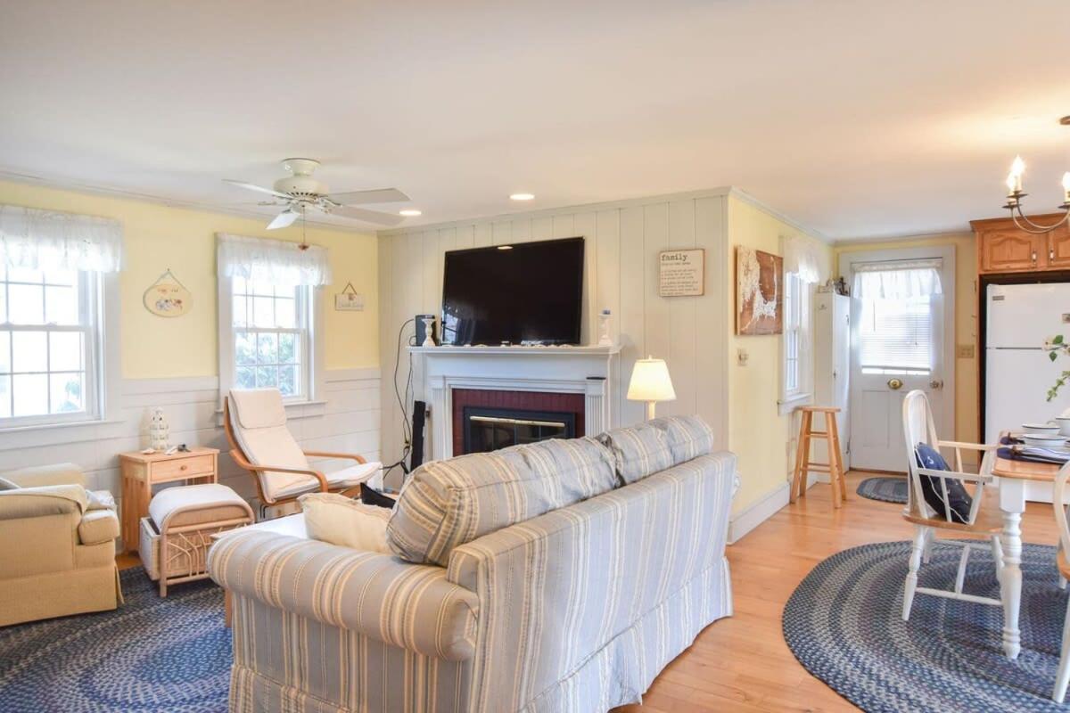Walk 3 Mins To Private Assoc Beach Yarmouth Port Exterior foto