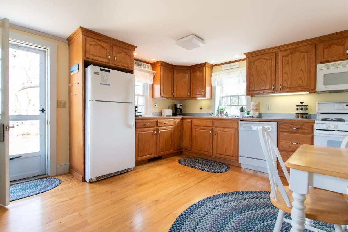 Walk 3 Mins To Private Assoc Beach Yarmouth Port Exterior foto